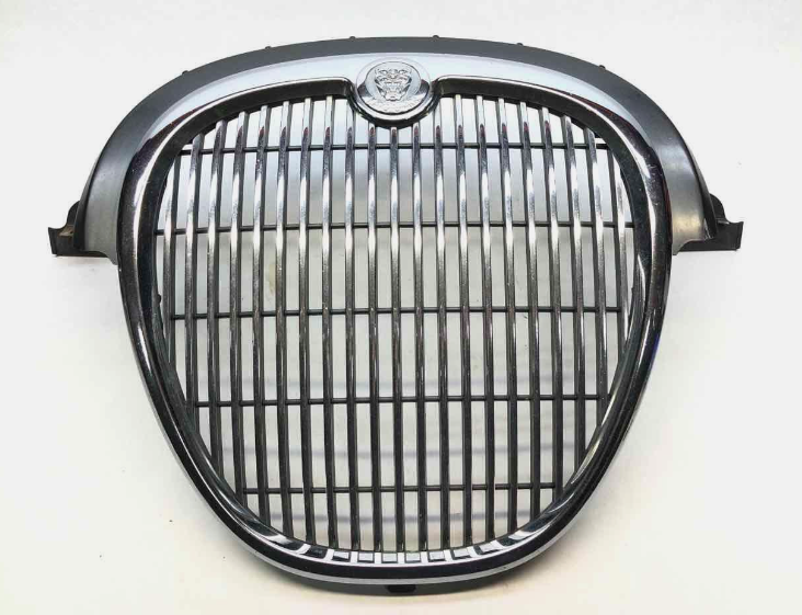 PARRILLA DELANTERA JAGUAR TIPO S 4R83-8A100-AB 2004 - 2007 USADA